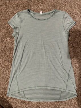 lululemon athletica Short Sleeve Scoop Neck Top in Sage Green